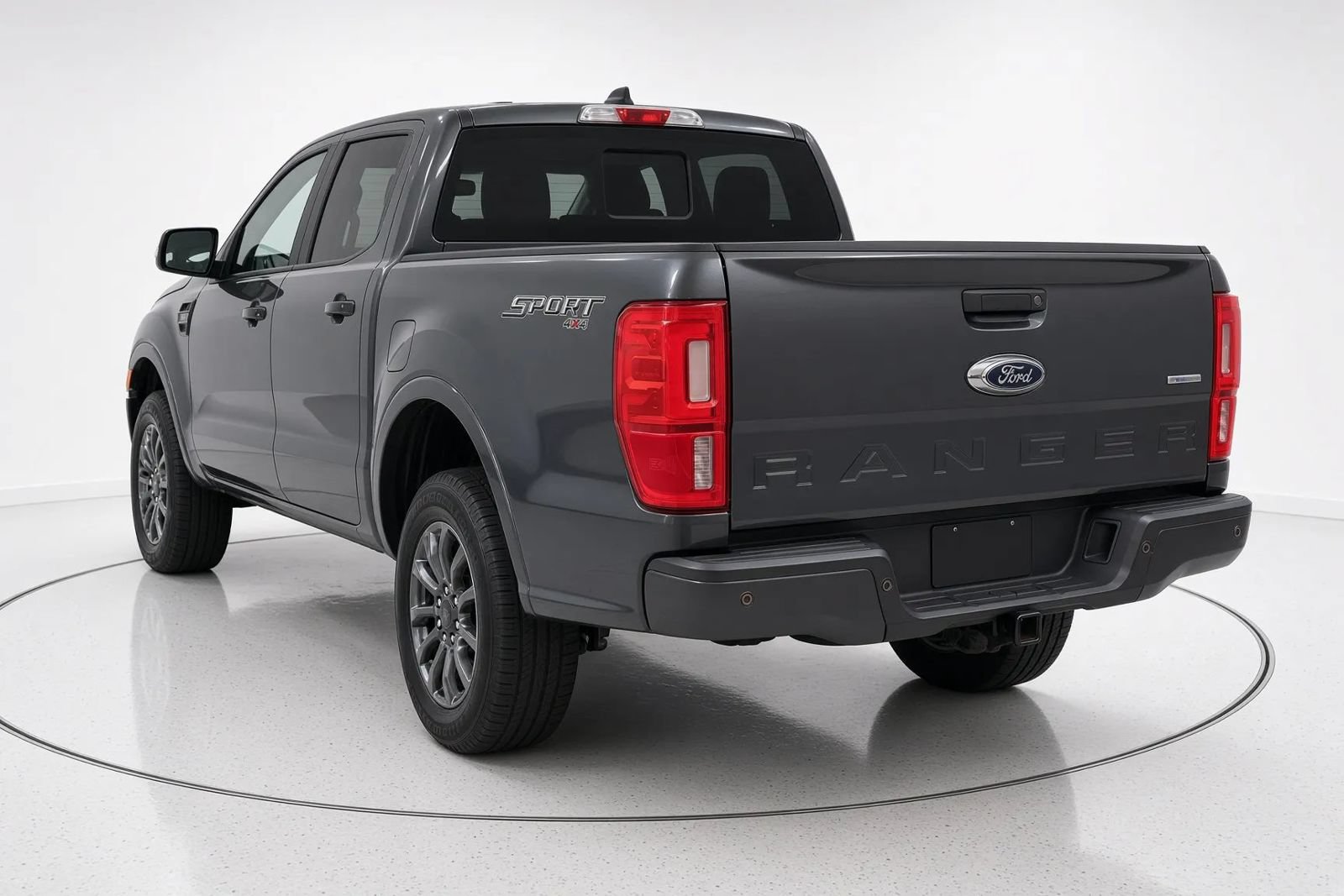 Used 2019 Ford Ranger XLT w/ Equipment Group 302A Luxury AWD/4WD image 4