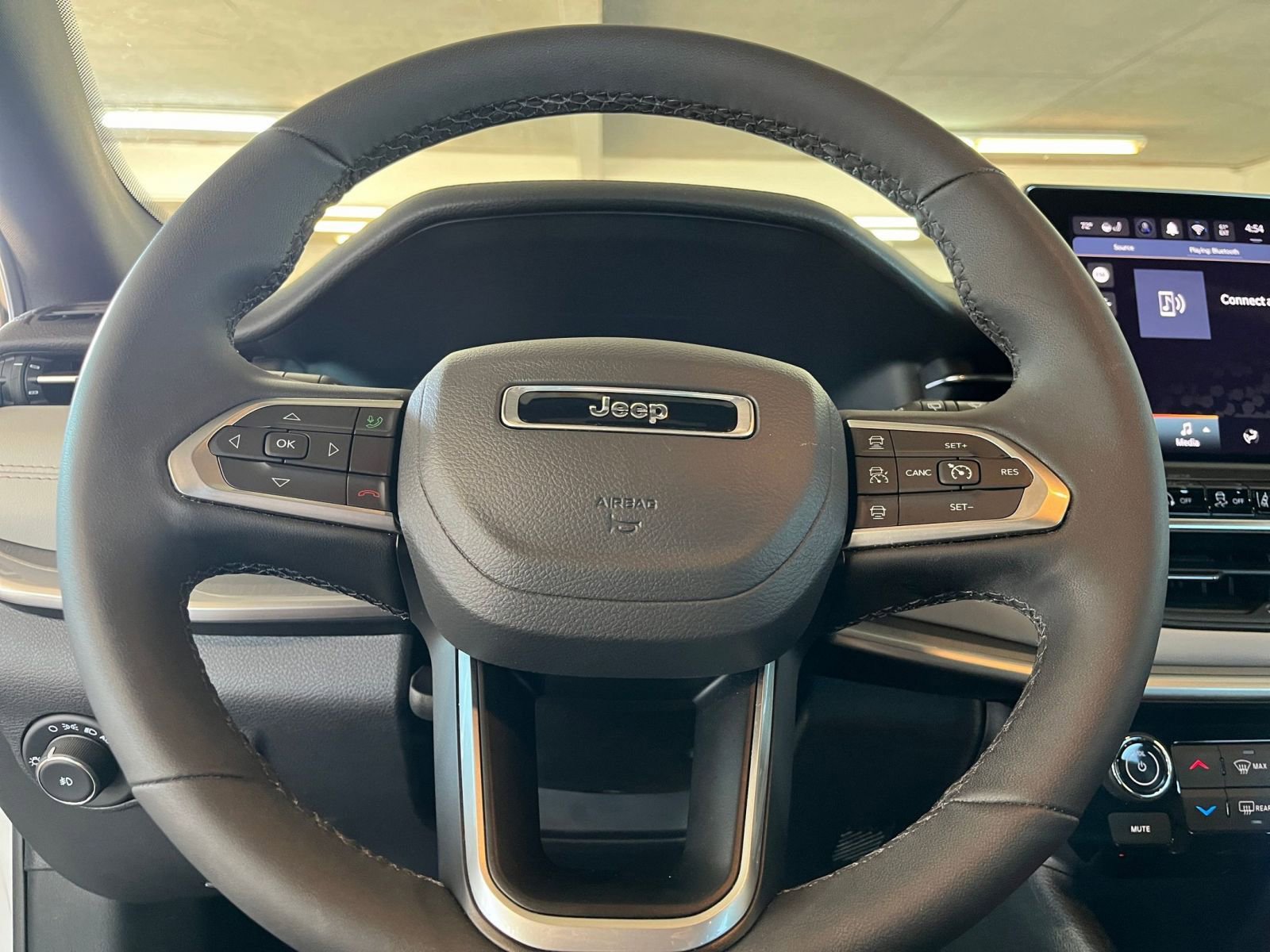 Used 2025 Jeep Compass Limited image 28