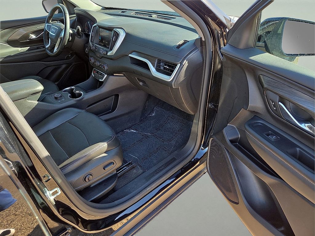 Used 2024 GMC Terrain SLT image 13