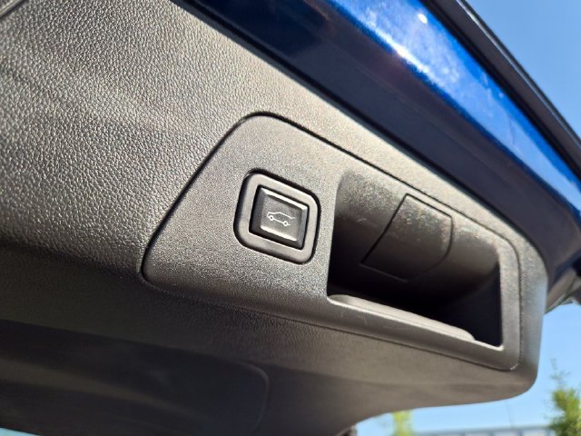 Used 2023 Buick Envision Avenir FWD image 12