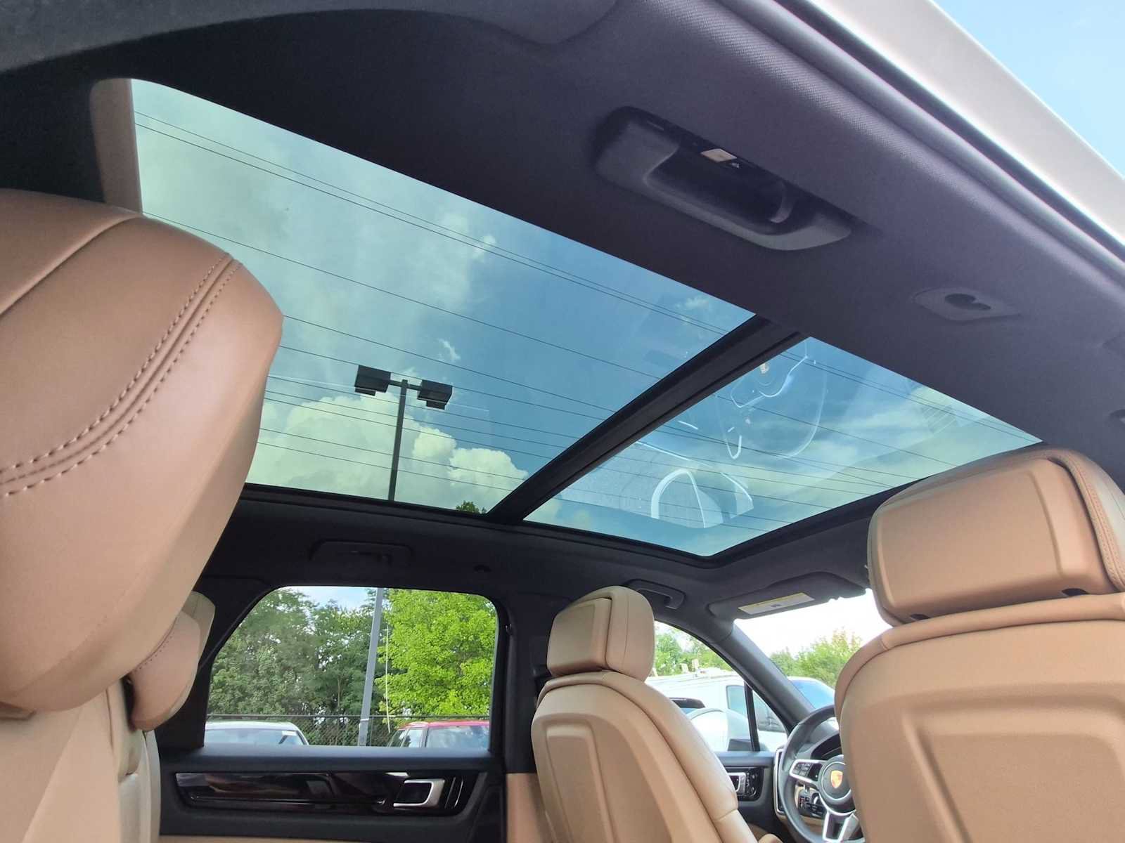 Used 2019 Porsche Cayenne AWD/4WD image 23