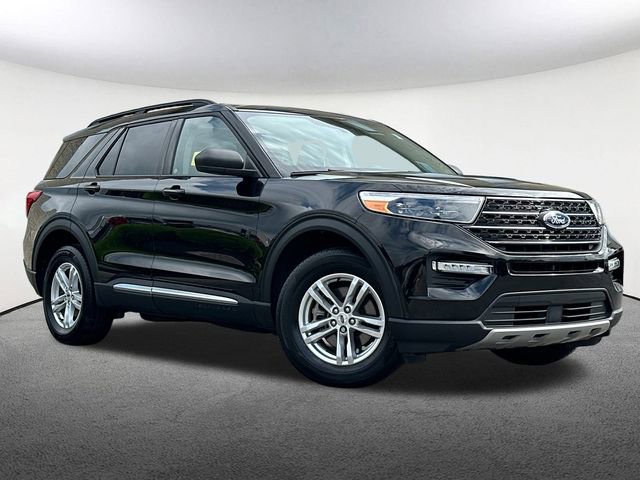 Used 2023 Ford Explorer XLT w/ Equipment Group 202A image 2
