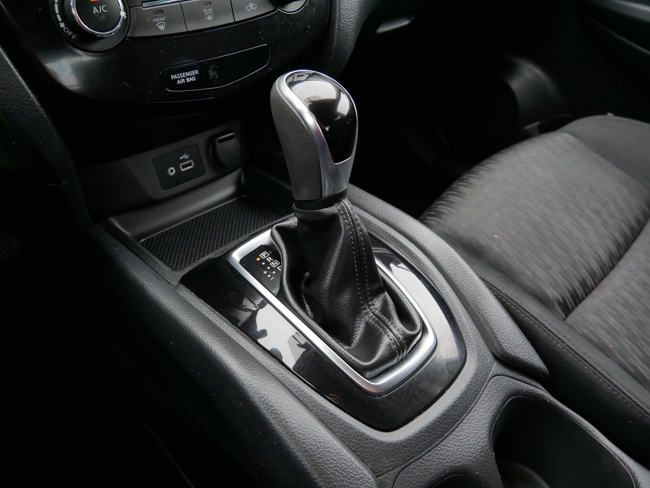 Used 2018 Nissan Rogue S image 24