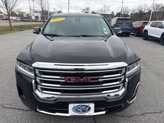 Used 2023 GMC Acadia SLT w/ Preferred Package image 2