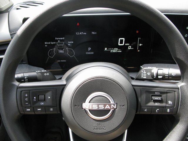 Used 2025 Nissan Kicks SV image 14