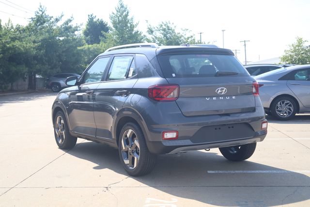 New 2026 Hyundai Venue SEL FWD image 7