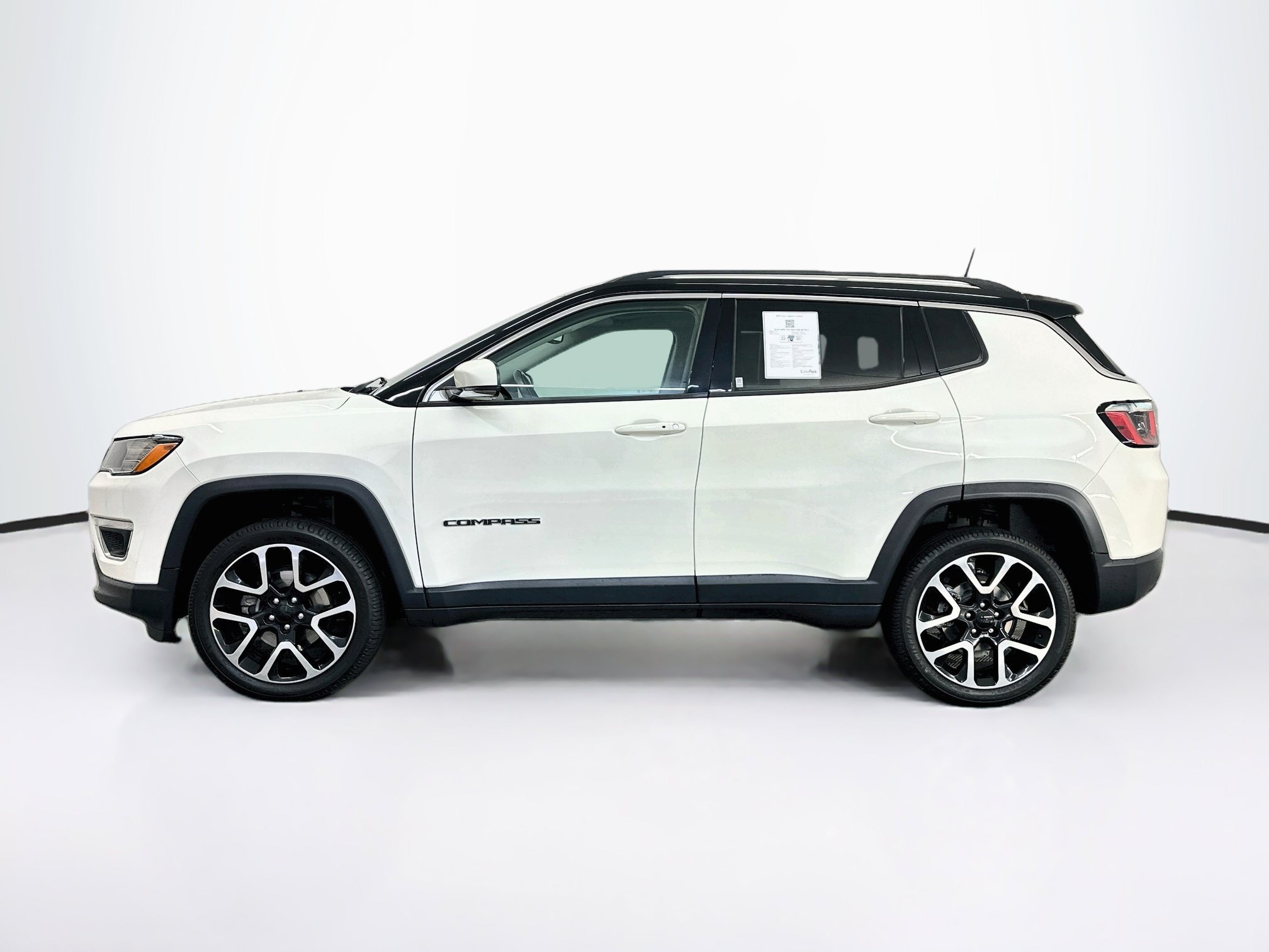 Used 2018 Jeep Compass Limited AWD/4WD image 4