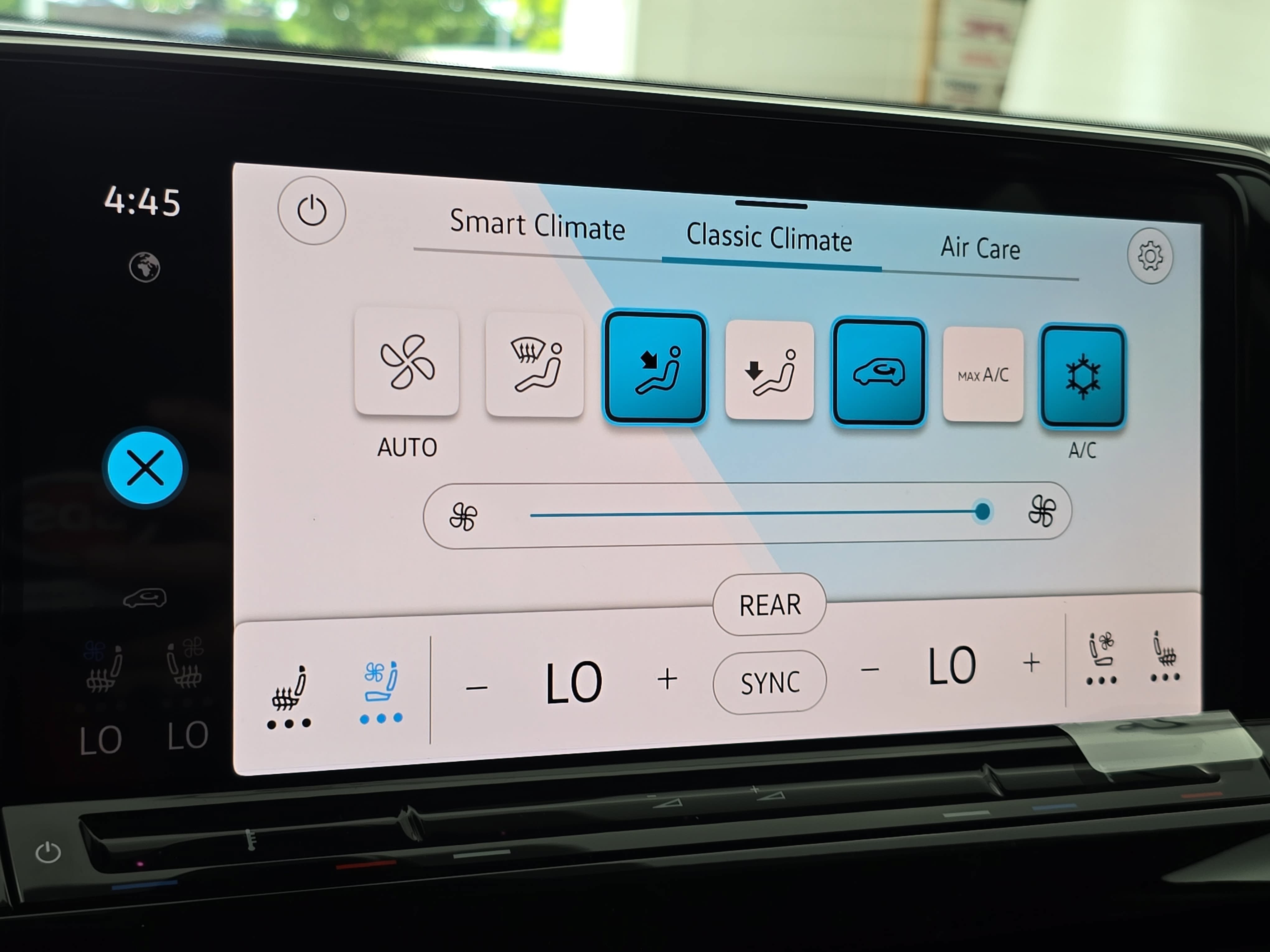 New 2026 Volkswagen Atlas SE FWD image 25