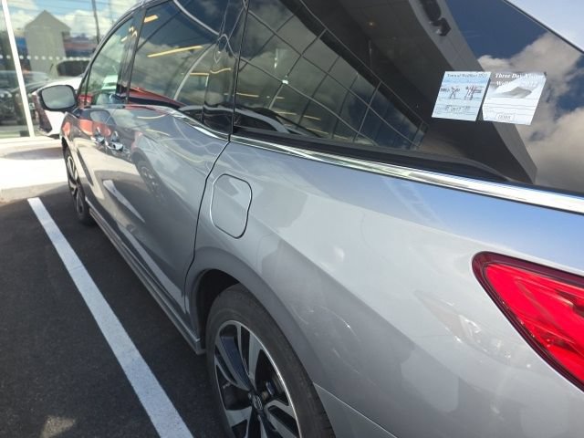 Used 2020 Honda Odyssey Elite image 2