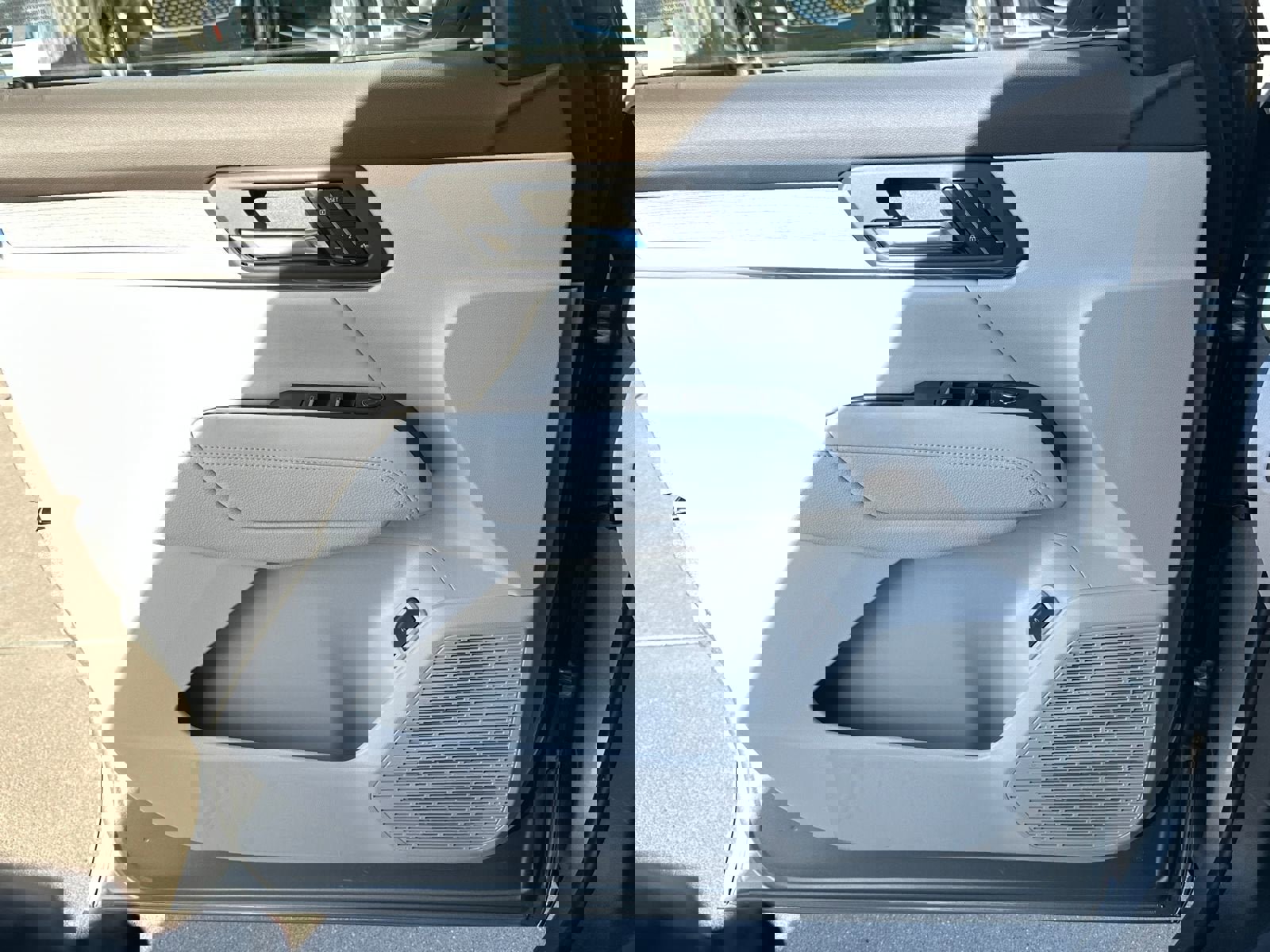 New 2026 GMC Terrain Denali w/ LPO, Black Badging Package image 15