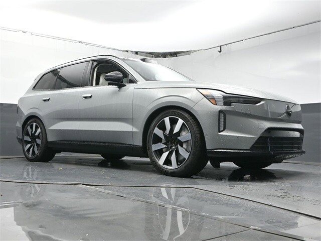 Used 2025 Volvo EX90 Ultra AWD/4WD image 32