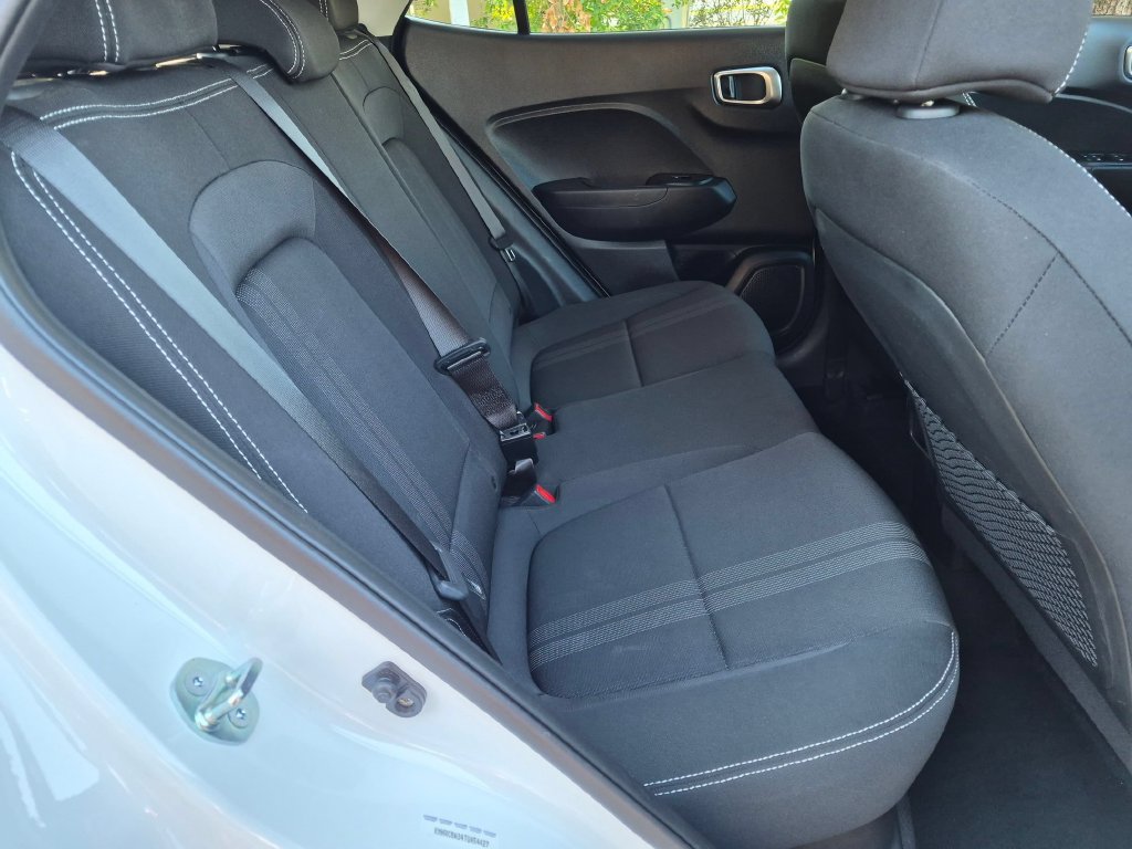 Used 2026 Hyundai Venue SEL FWD image 28