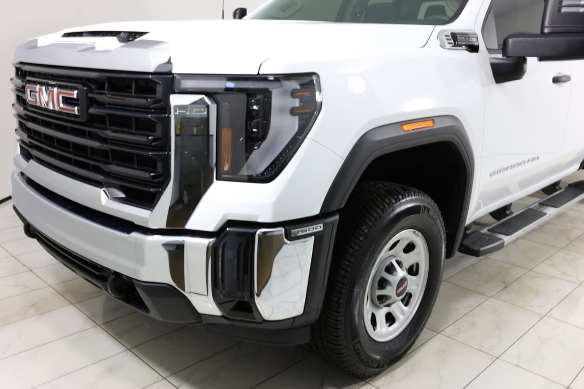 Used 2024 GMC Sierra 2500 Pro w/ Convenience Package AWD/4WD image 40