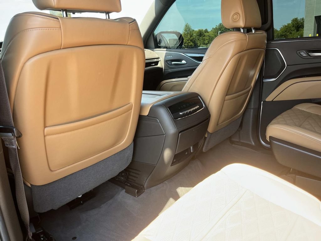 Used 2023 Cadillac Escalade Sport w/ Touring Package AWD/4WD image 20