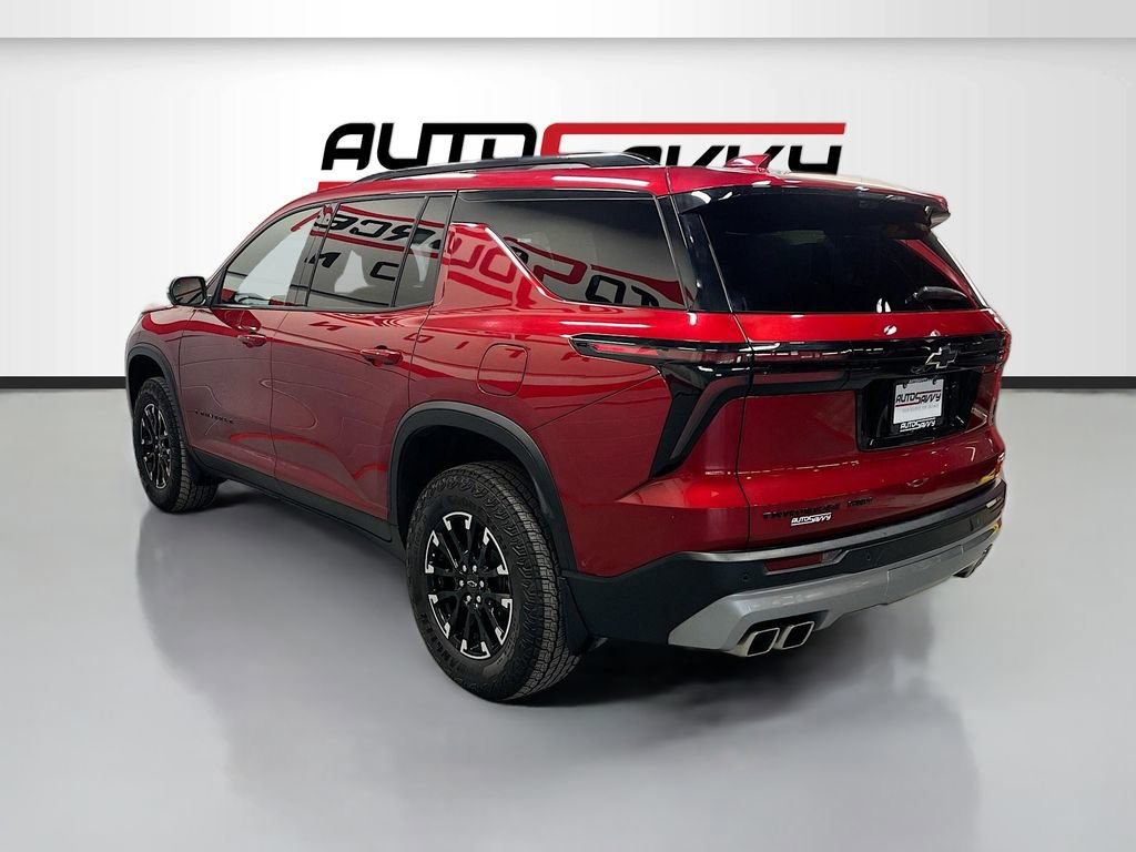 Used 2024 Chevrolet Traverse Z71 w/ Enhanced Driving Package image 5