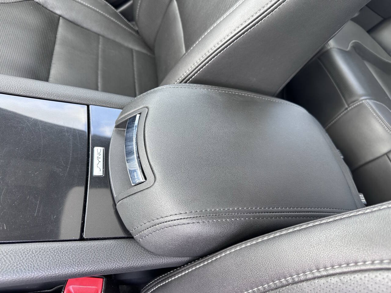 Used 2019 Ford Taurus Limited w/ Driver Assist Package FWD image 31