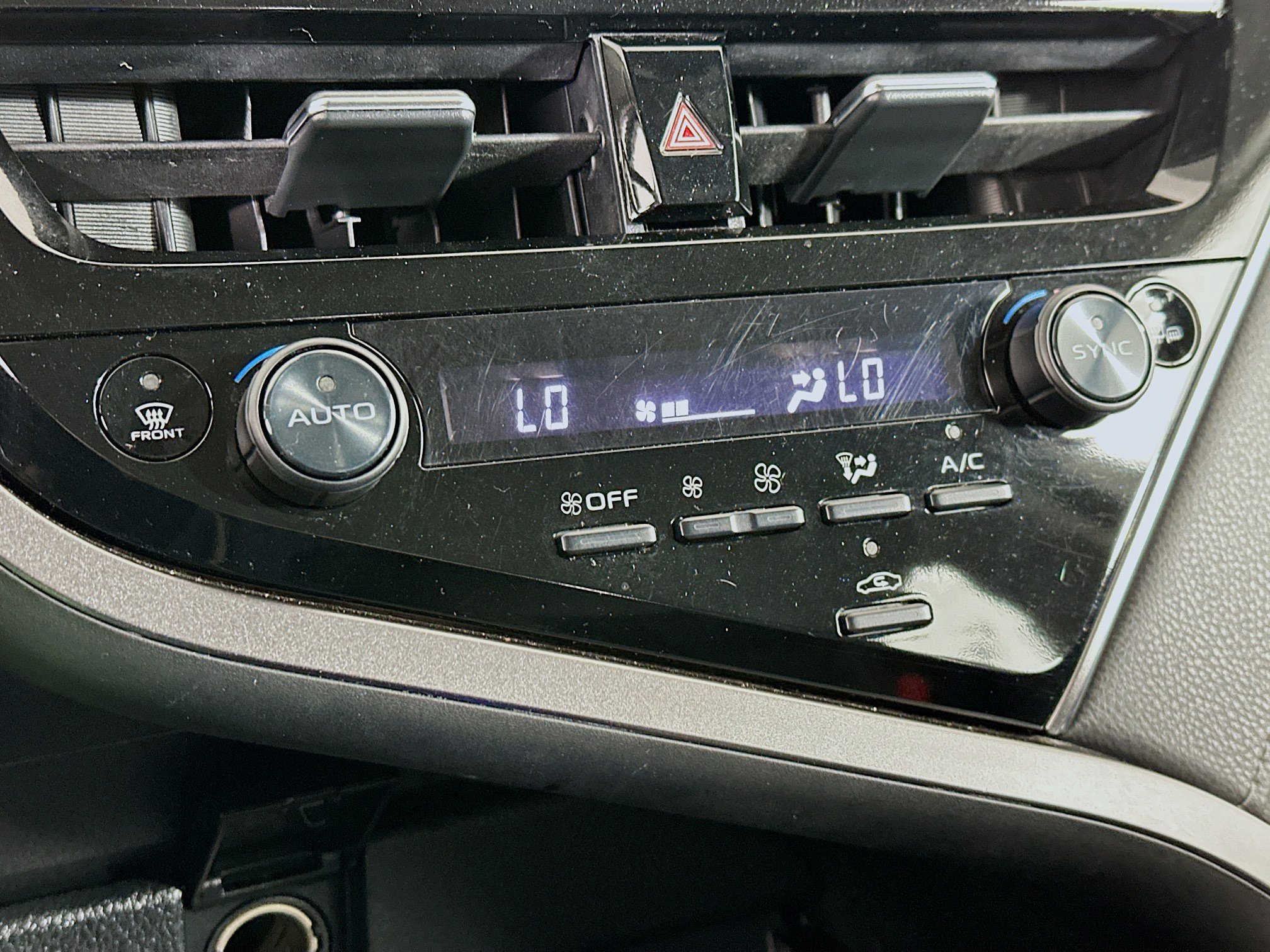 Used 2022 Toyota Camry SE image 23