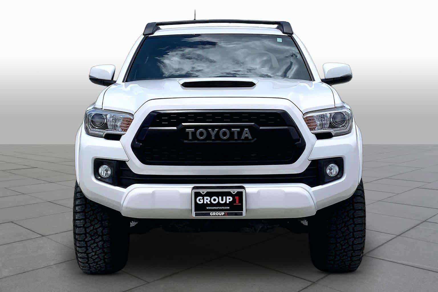 Used 2019 Toyota Tacoma TRD Sport w/ Technology Package AWD/4WD image 4