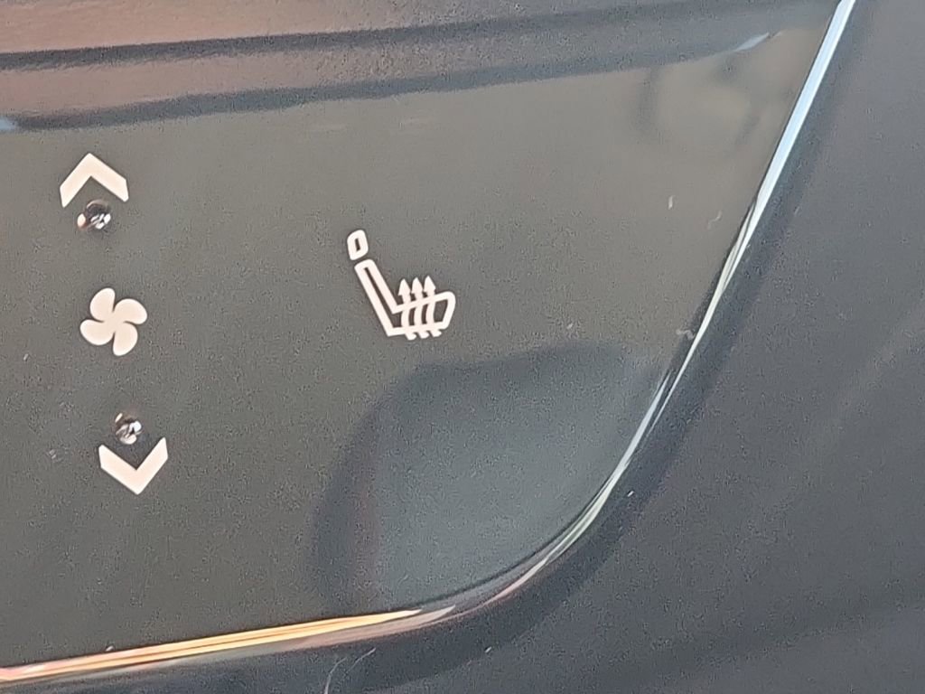 New 2026 Nissan Kicks SR w/ Cold Weather Package image 21