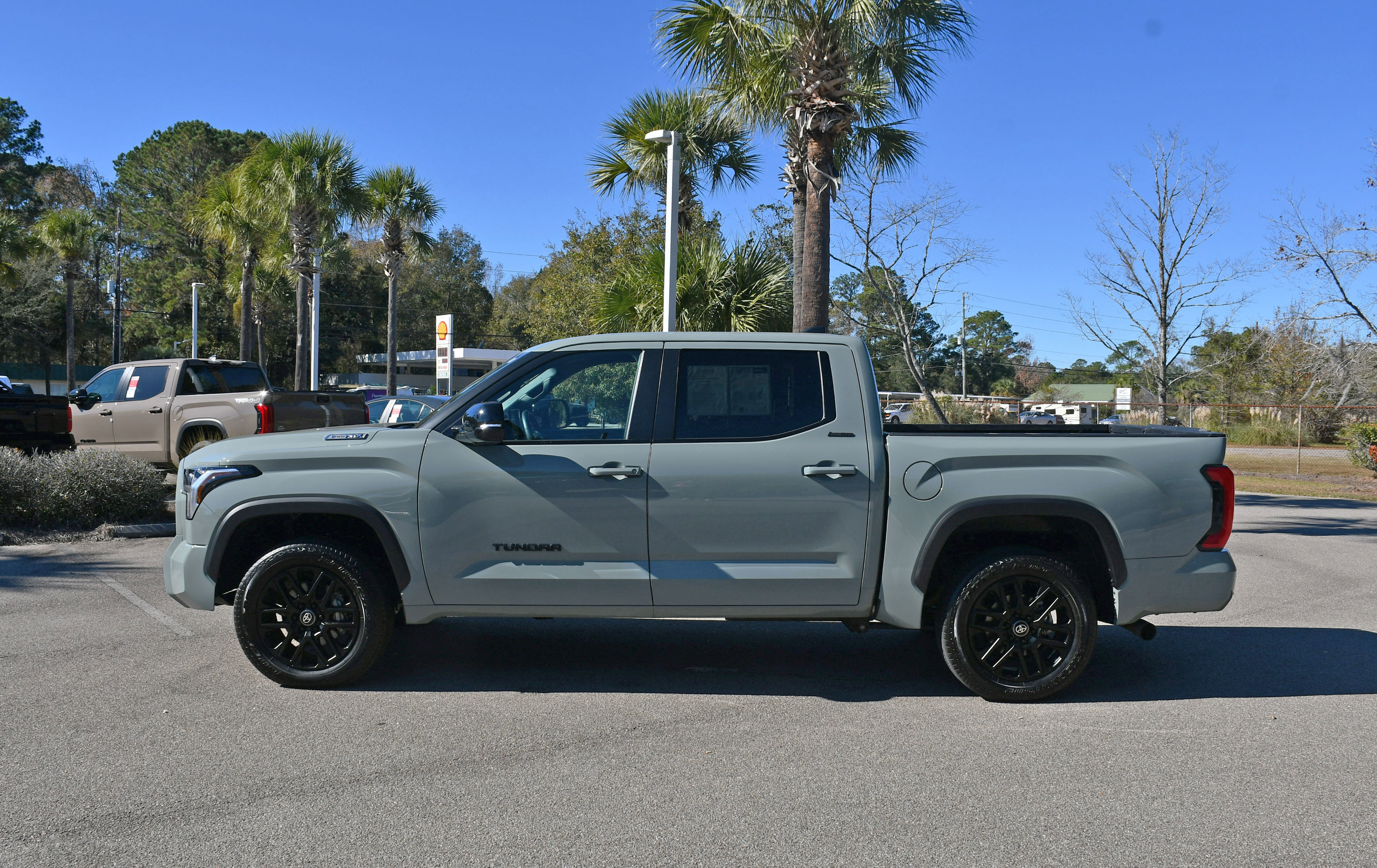 Used 2025 Toyota Tundra Limited image 5