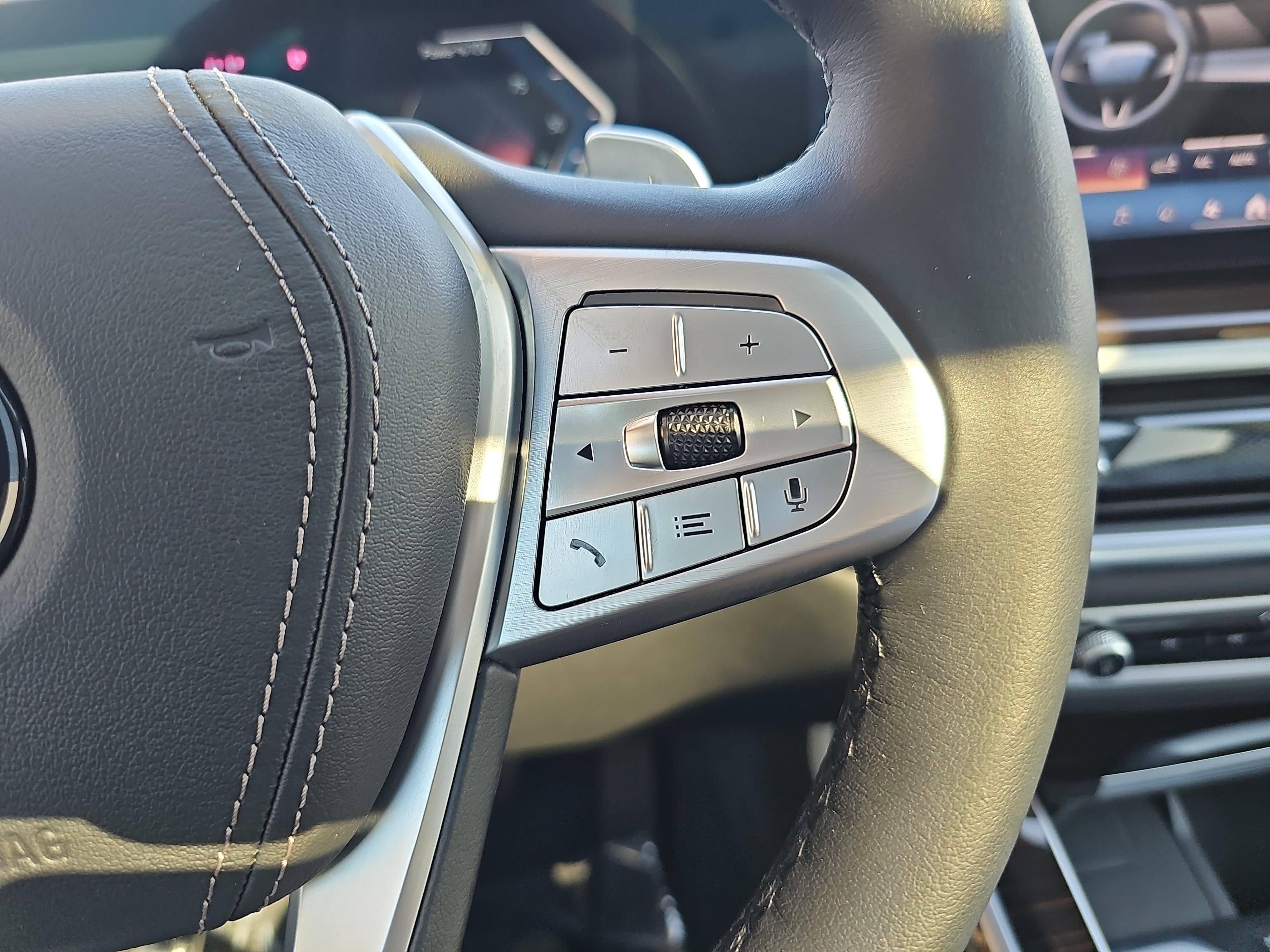 Certified 2024 BMW X7 xDrive40i image 19