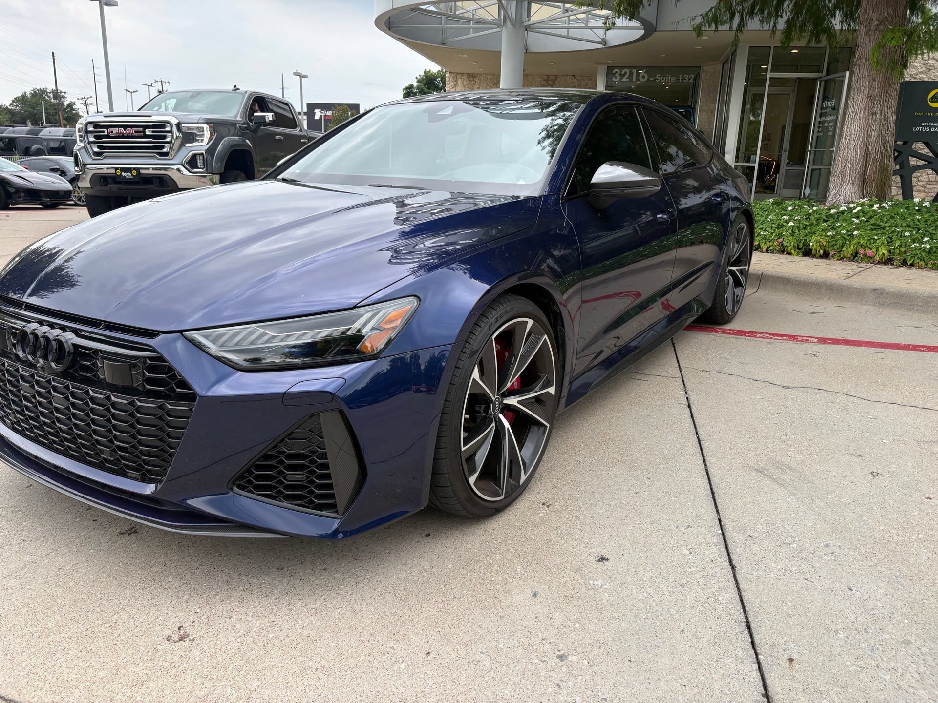 Used 2021 Audi RS 7 Sportback w/ Carbon Optic Package AWD/4WD image 1