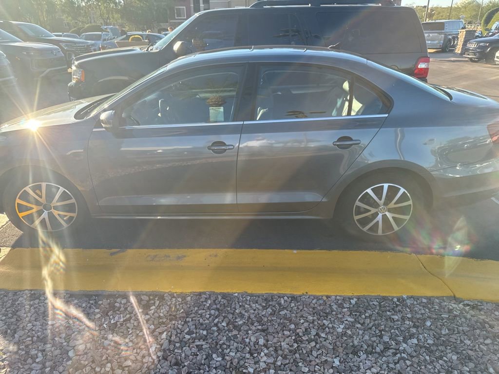 Used 2018 Volkswagen Jetta Wolfsburg Edition image 7