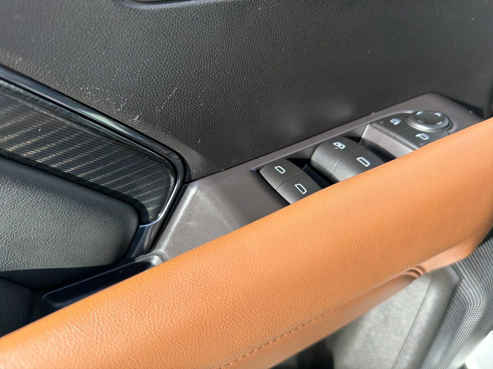 Used 2023 GMC Canyon AT4 image 16