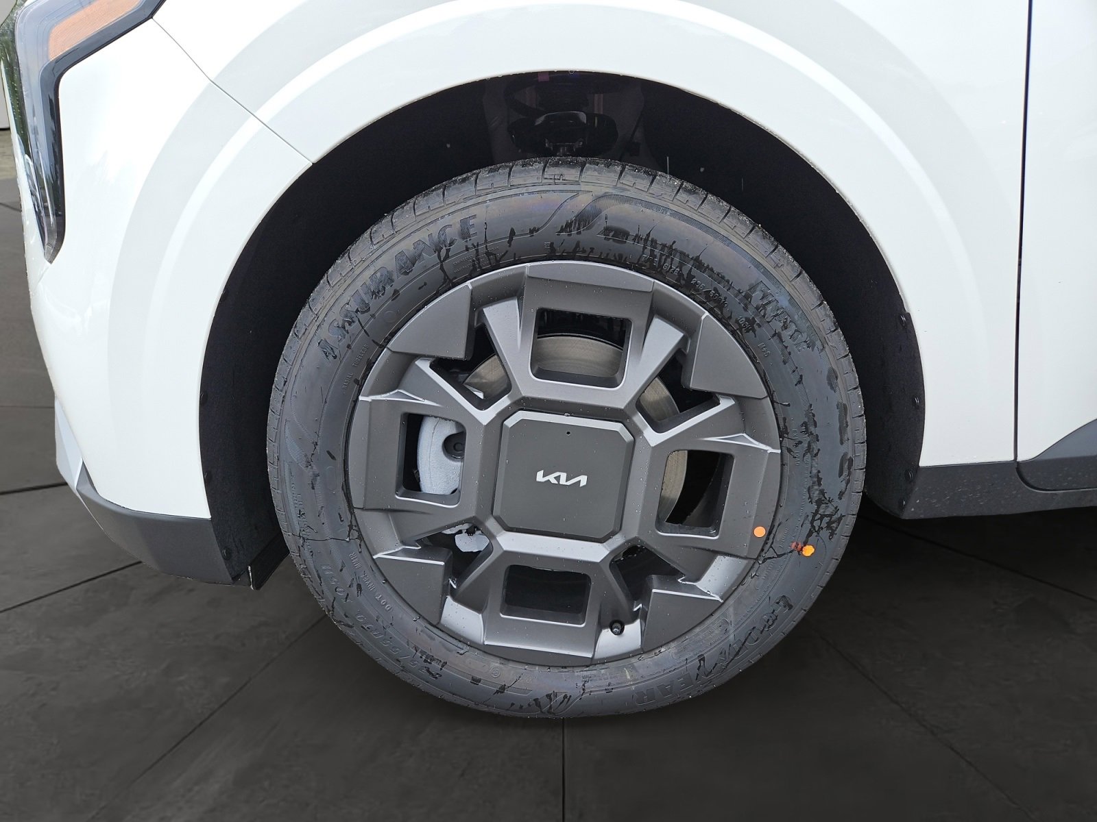 New 2026 Kia Carnival EX image 14