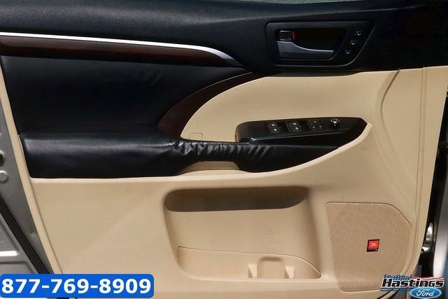 Used 2015 Toyota Highlander Limited w/ Driver Technology Package FWD image 10