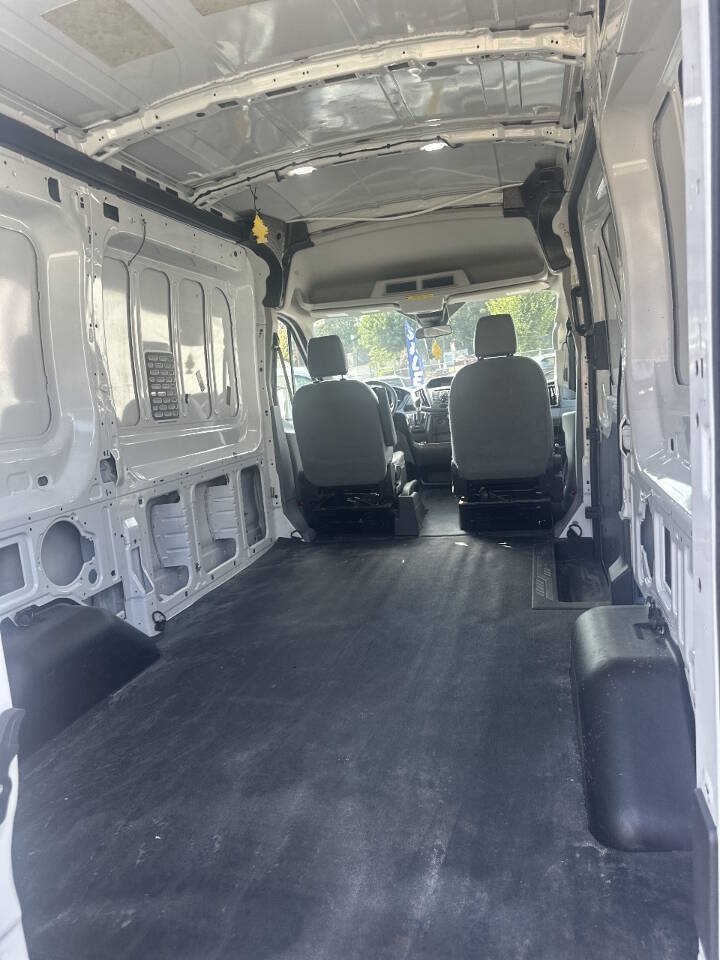 Used 2018 Ford Transit 250 130 Medium Roof RWD image 6
