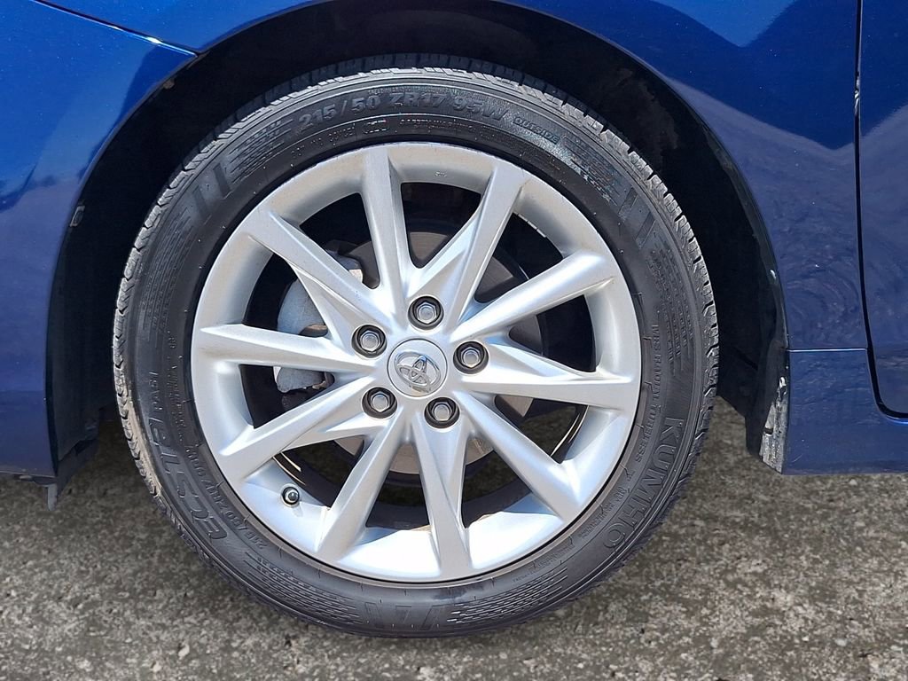 Used 2013 Toyota Prius V Five FWD image 7