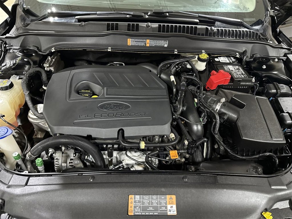 Used 2017 Ford Fusion SE w/ Fusion SE Technology Package image 25