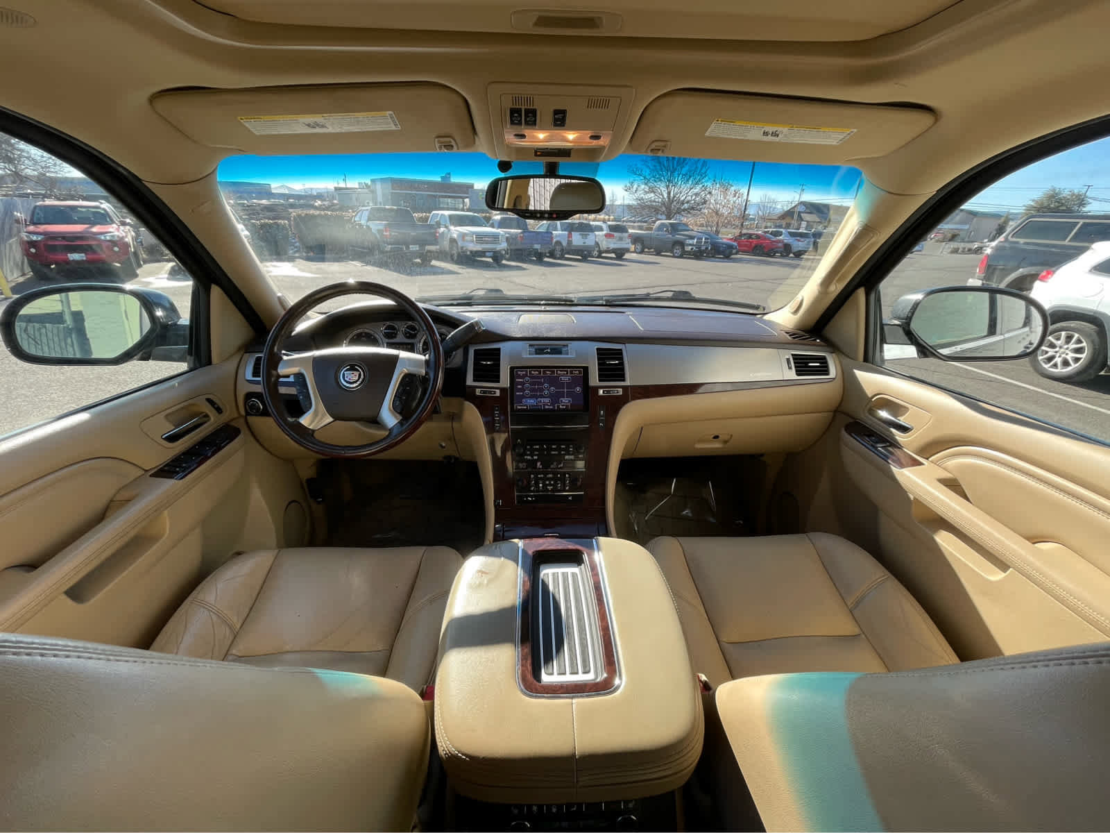 Used 2014 Cadillac Escalade Premium image 11