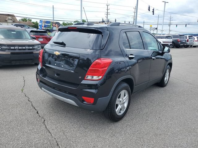 Used 2020 Chevrolet Trax LT w/ LT Convenience Package FWD image 4