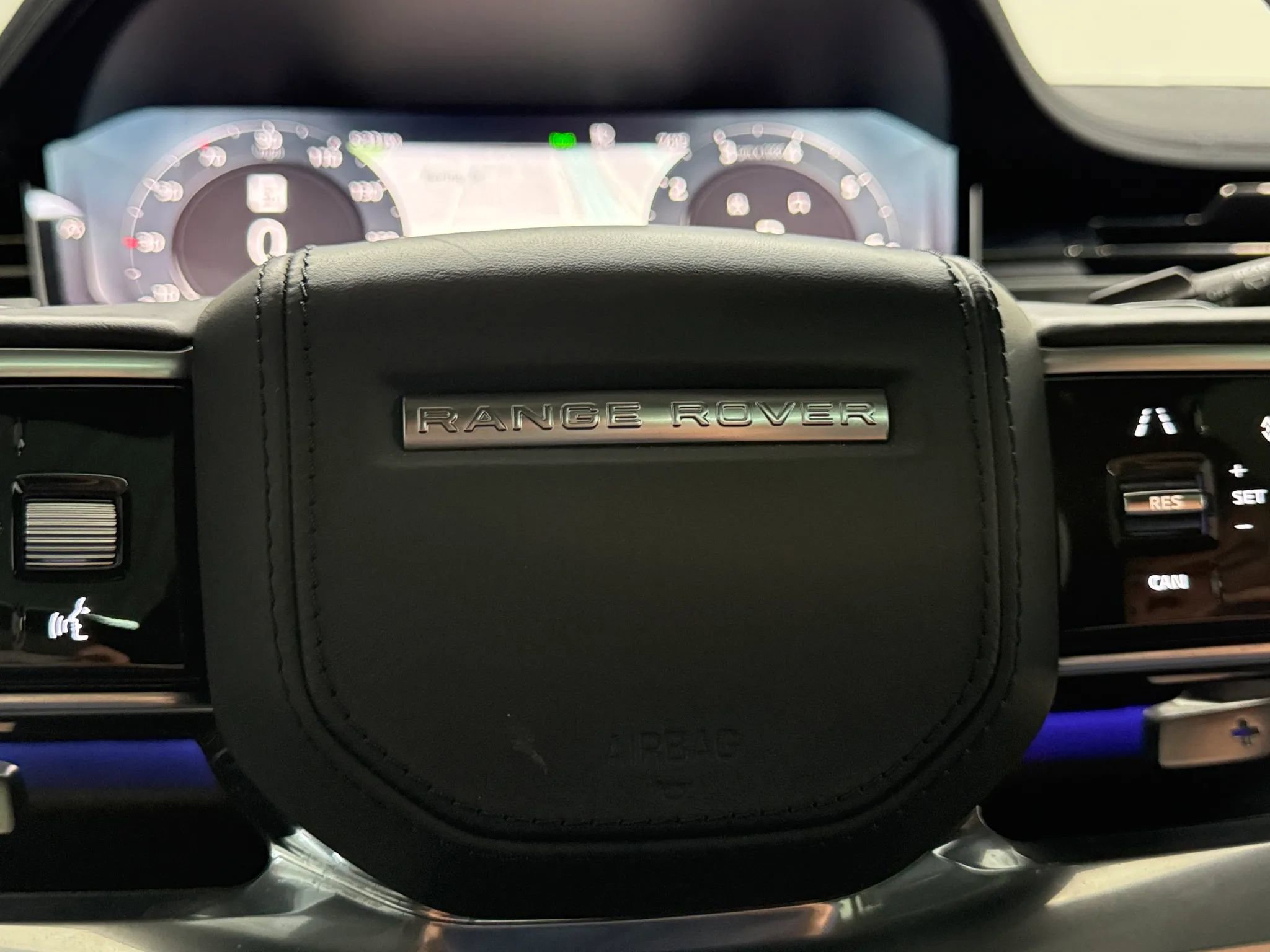 Used 2023 Land Rover Range Rover SE image 21