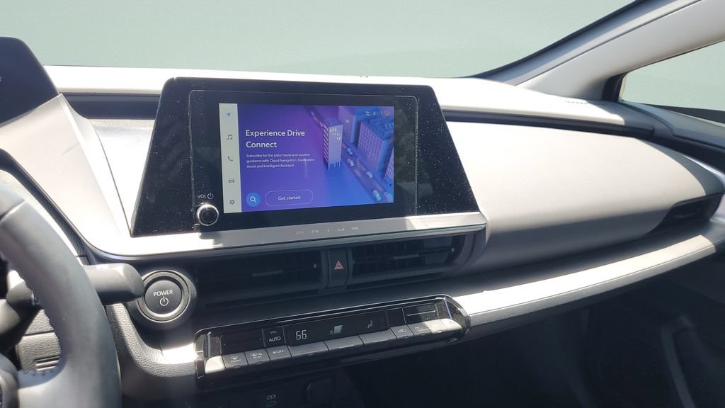 Used 2025 Toyota Prius LE FWD image 19