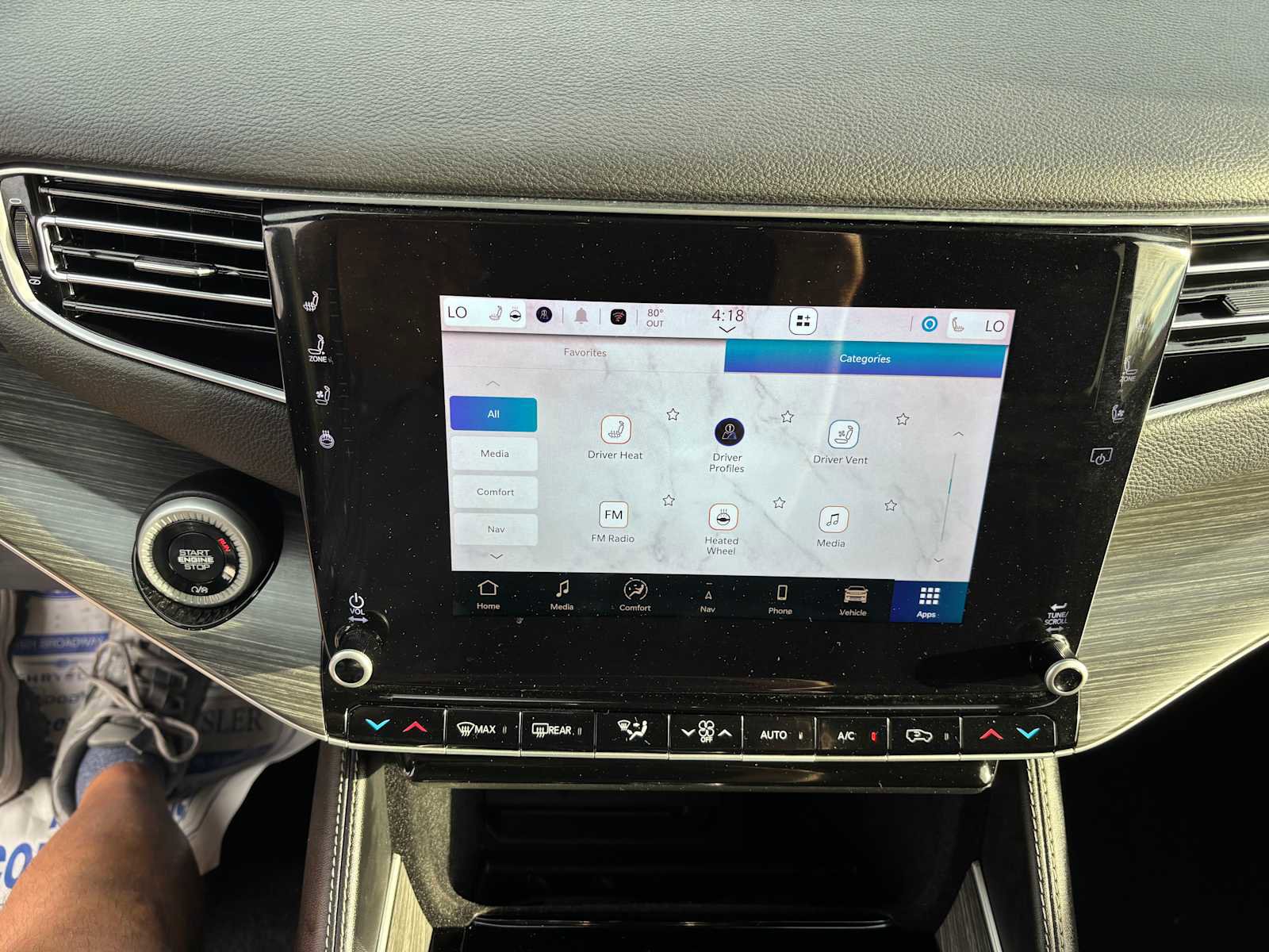 Certified 2024 Jeep Wagoneer L Series III w/ Flexible Seating Group image 42