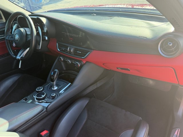 Used 2019 Alfa Romeo Giulia Quadrifoglio w/ Driver Assist Dynamic Package RWD image 17