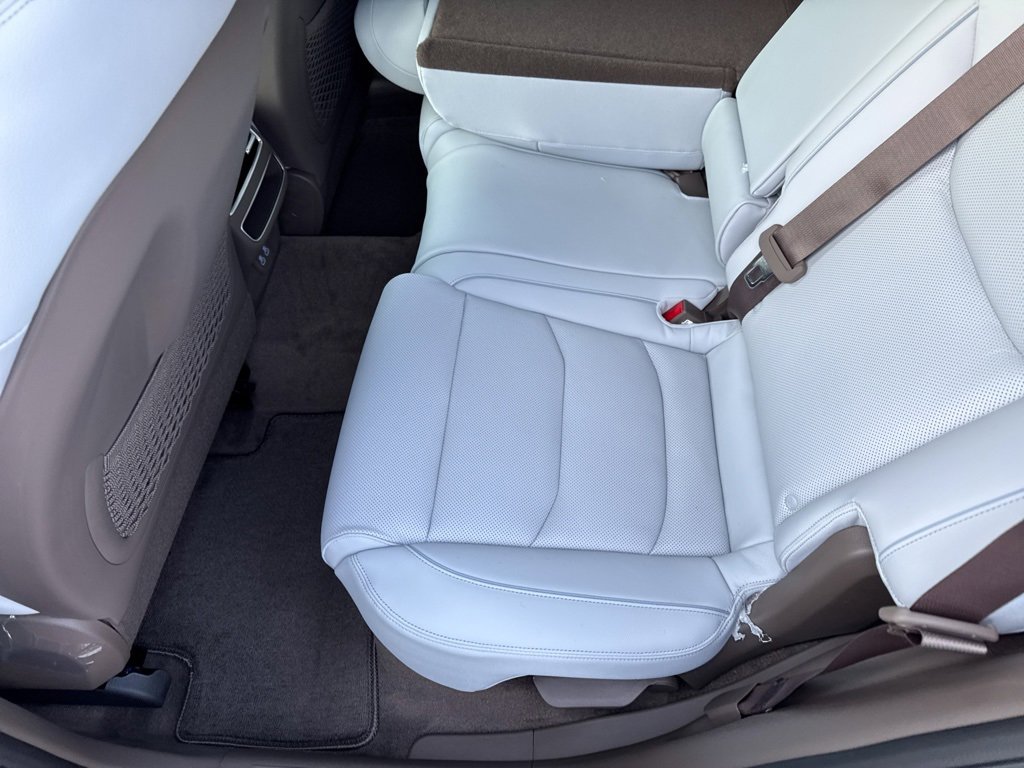 New 2026 Genesis GV70 2.5T Advanced image 17