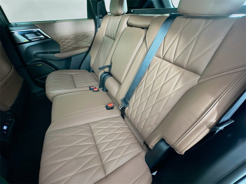 New 2025 Mitsubishi Outlander SEL image 26