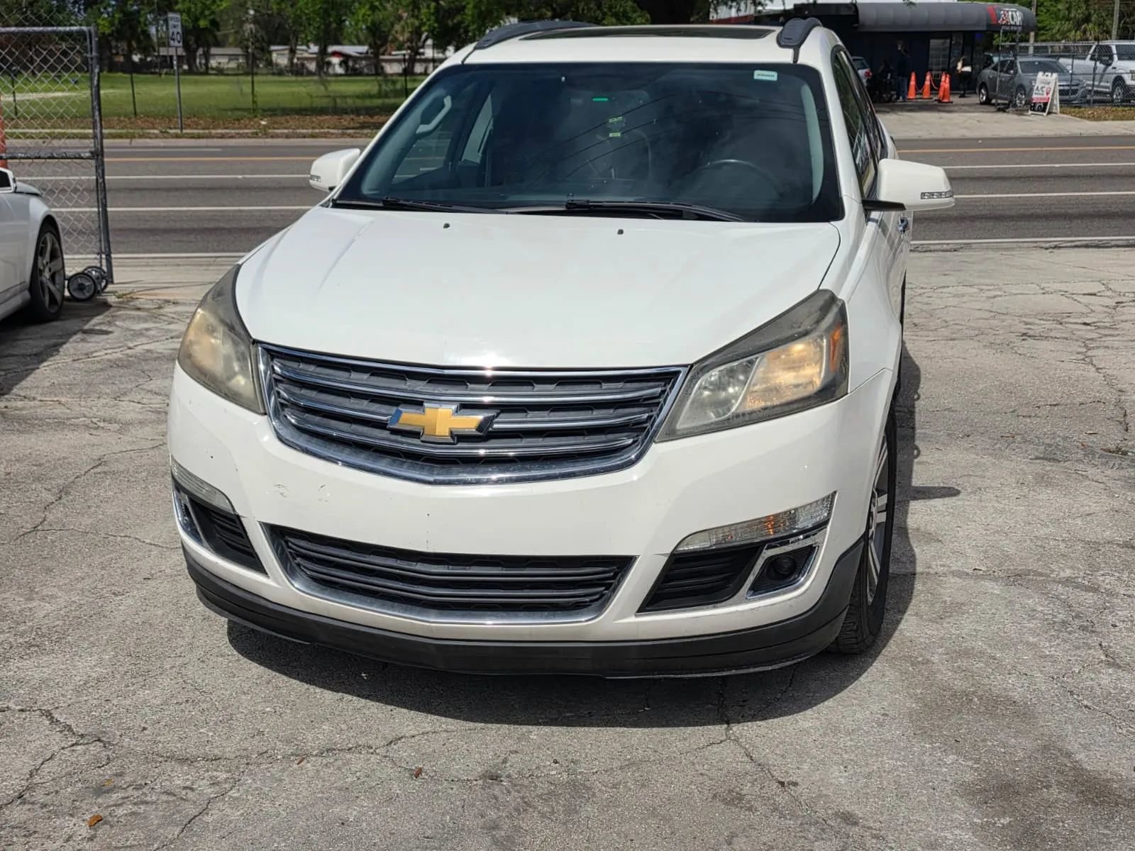 Used 2015 Chevrolet Traverse LT image 3