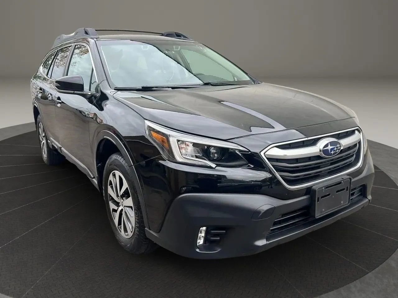 Used 2020 Subaru Outback Premium image 3