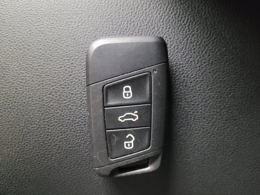 Used 2022 Volkswagen Jetta SE FWD image 32