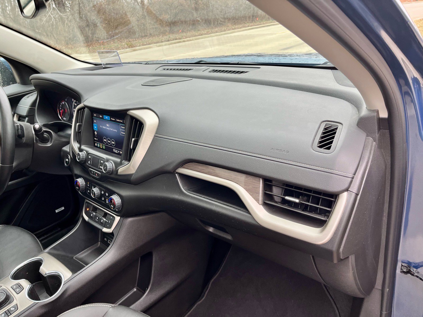 Used 2024 GMC Terrain Denali w/ Denali Premium Package image 18