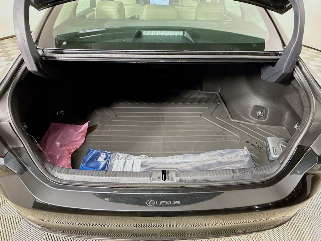 Certified 2025 Lexus ES 300h Ultra Luxury FWD image 27