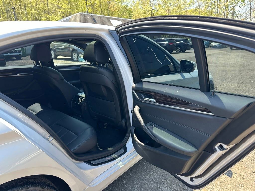Used 2019 BMW 530i xDrive w/ Convenience Package AWD/4WD image 28