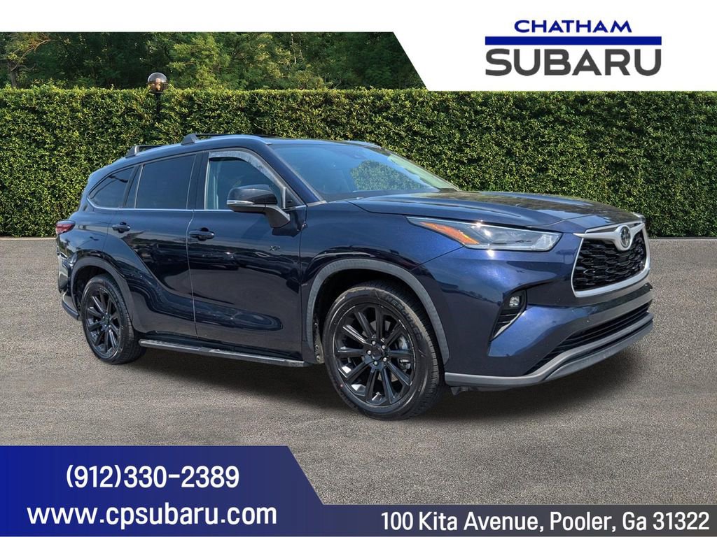 Used 2021 Toyota Highlander XLE FWD image 1