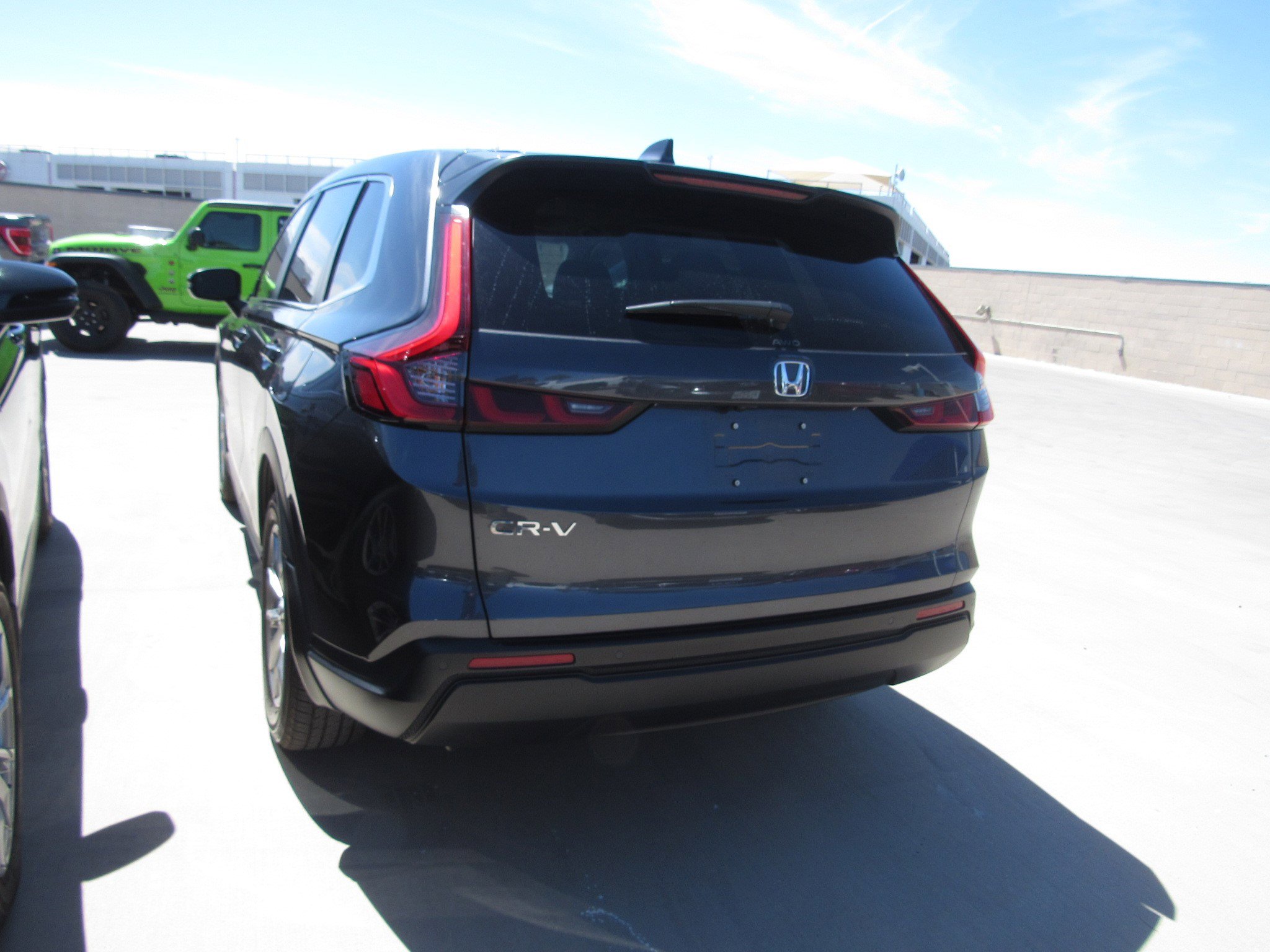 Used 2025 Honda CR-V EX-L image 4