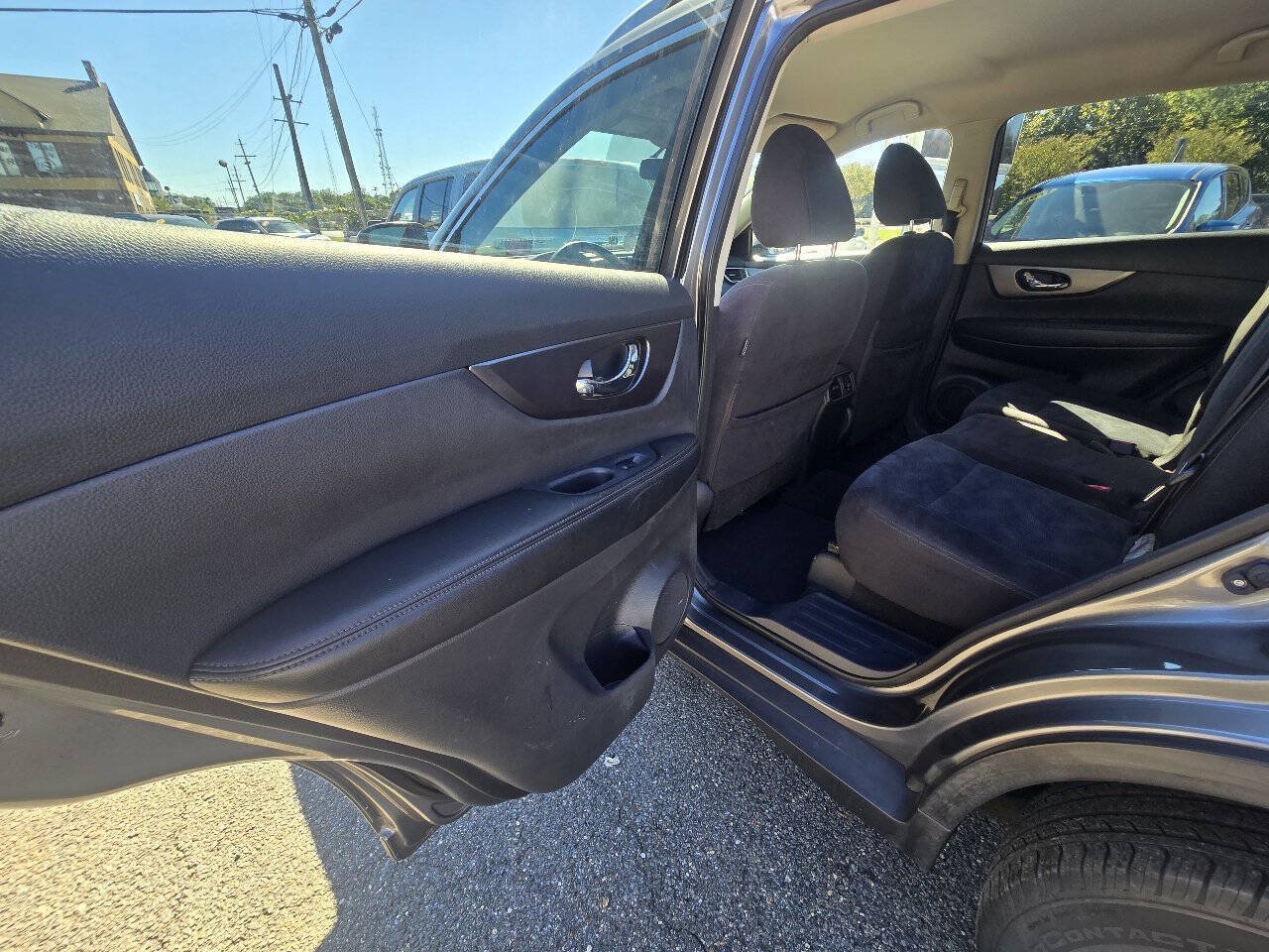 Used 2015 Nissan Rogue SV AWD/4WD image 26